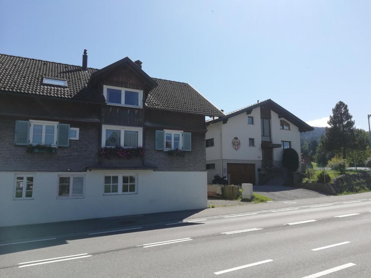 Gemuetliche Wohnung In Einfamilienhaus Alberschwende Extérieur photo